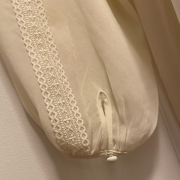 Ann Taylor Cream / Off-White Blouse - Size M / Medium - Picture 3 of 8